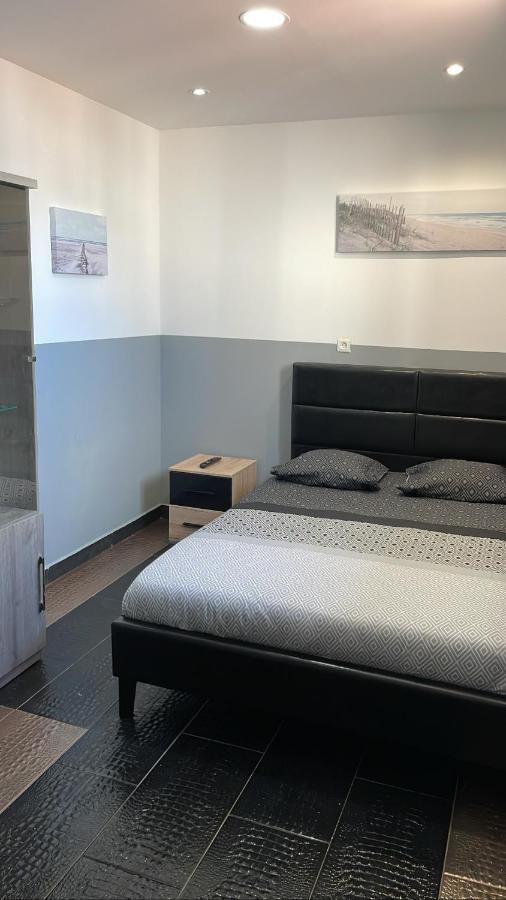 Hotel Nd Five Marseille Bagian luar foto